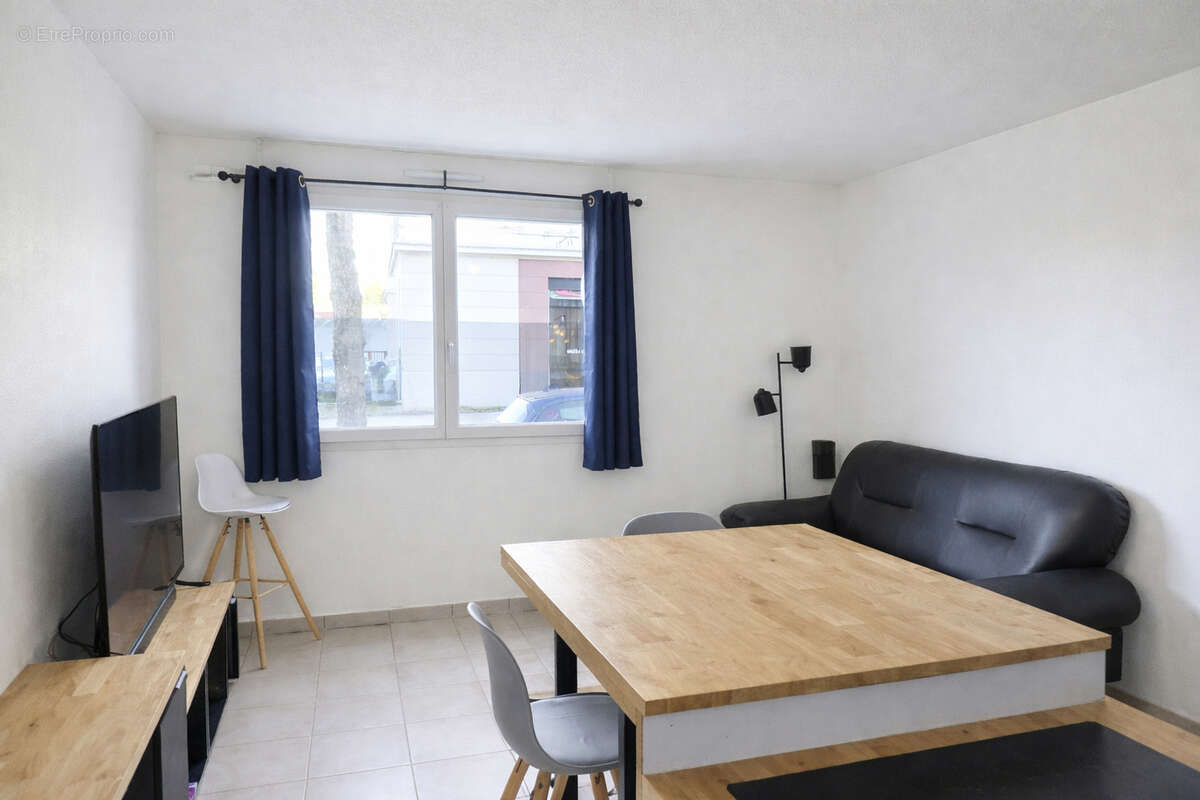 Appartement à DECINES-CHARPIEU