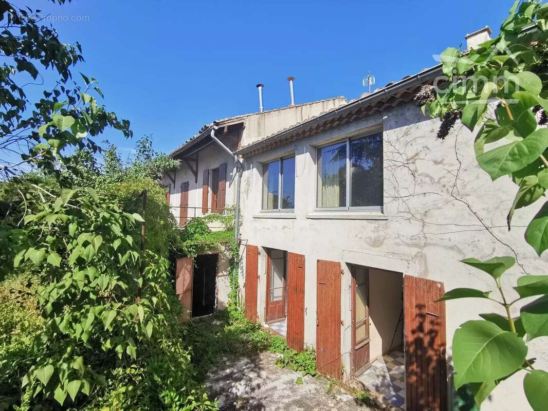 Maison à LABLACHERE