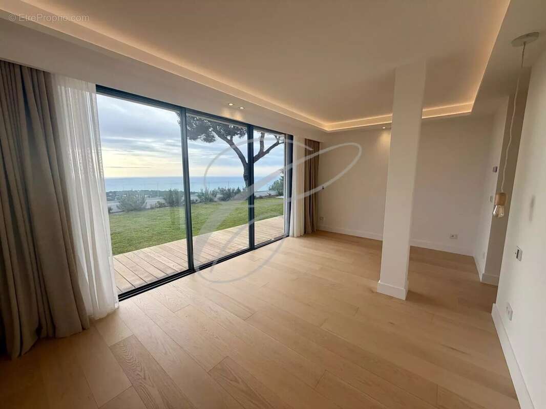 Maison à ROQUEBRUNE-CAP-MARTIN