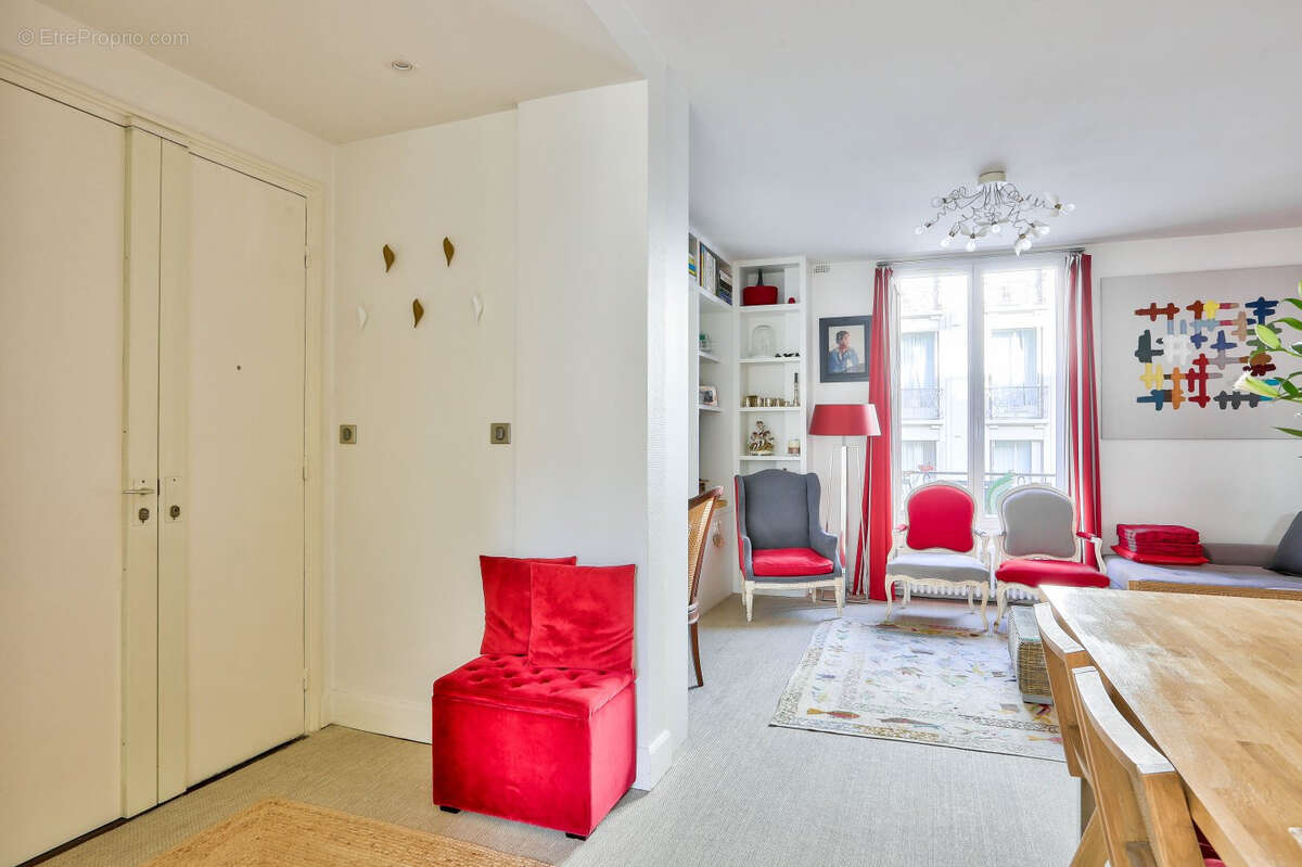 Appartement à PARIS-16E