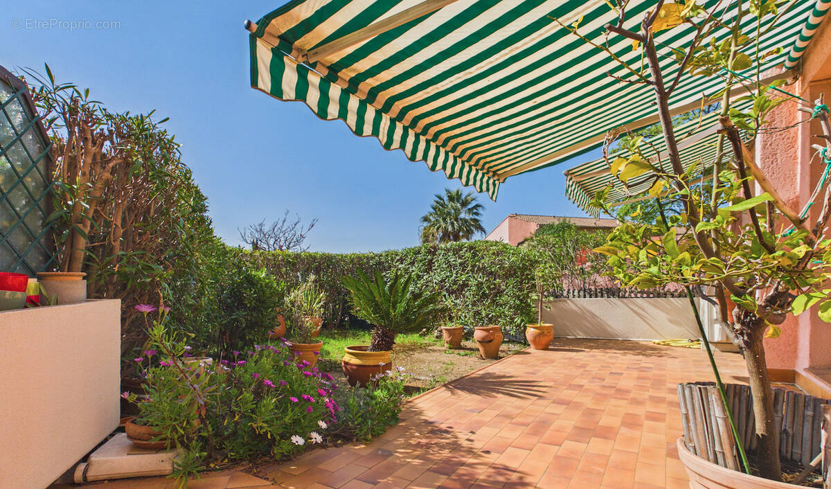 Appartement à CARQUEIRANNE