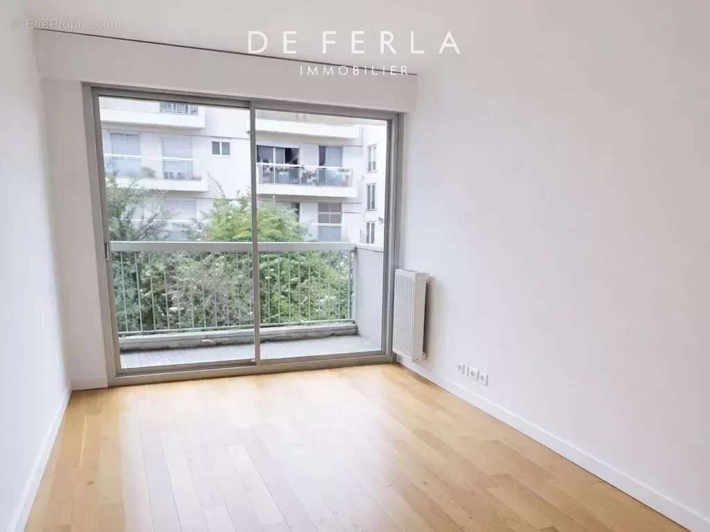 Appartement à PARIS-15E