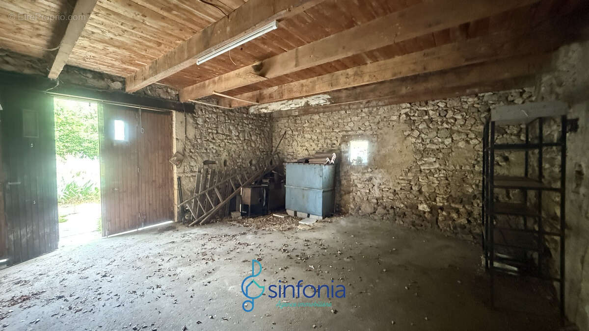 Maison à LA CAPELLE-ET-MASMOLENE