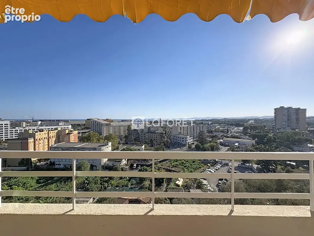 T3 rénové de 58,02 m² avec terrasse de 18 m² et vue mer - photo 8