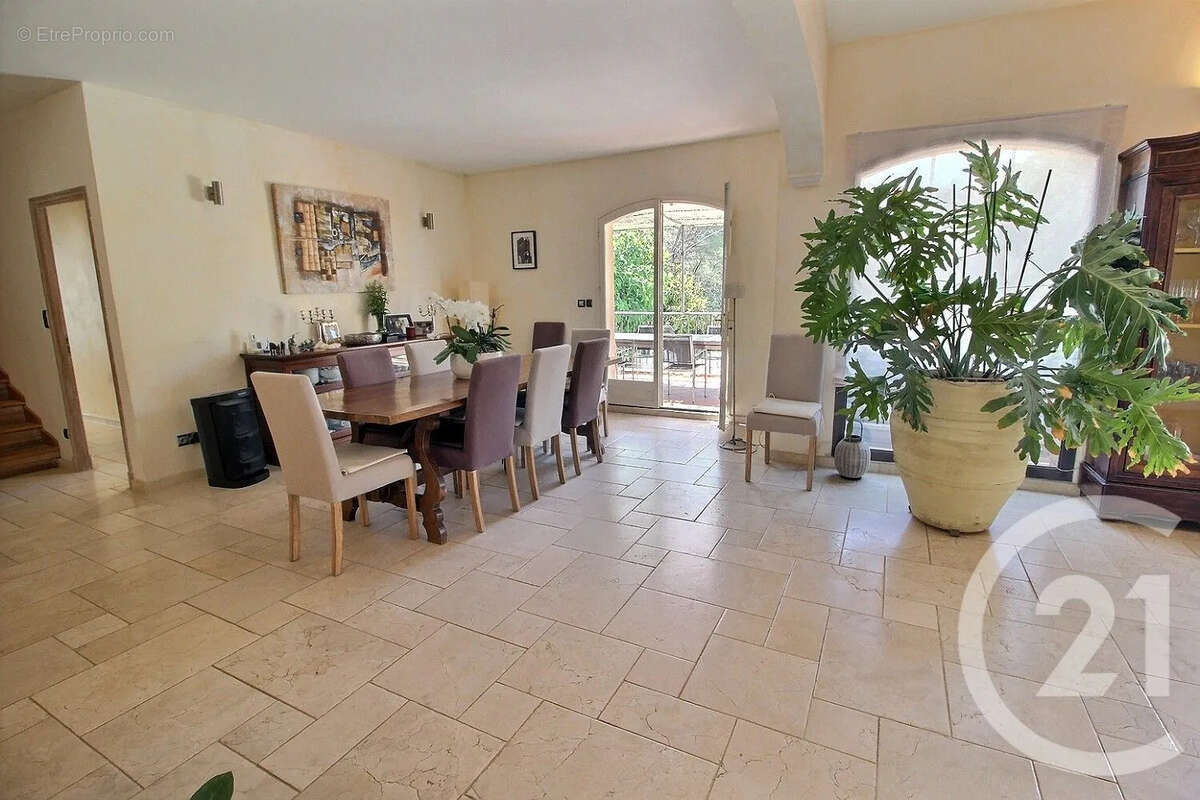 Maison à BIOT