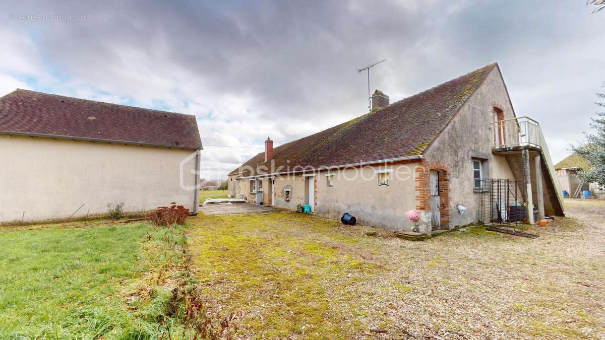 Longère à rénover avec annexe et hangar - photo 3