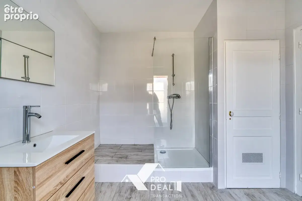 Maison 4 pièces 103 m² à vendre à Bron (69500) - photo 7