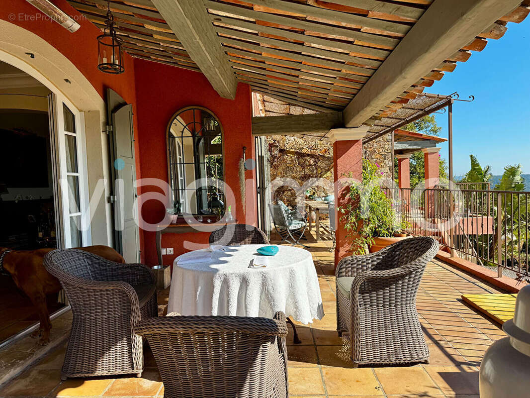 Maison à LA GARDE-FREINET