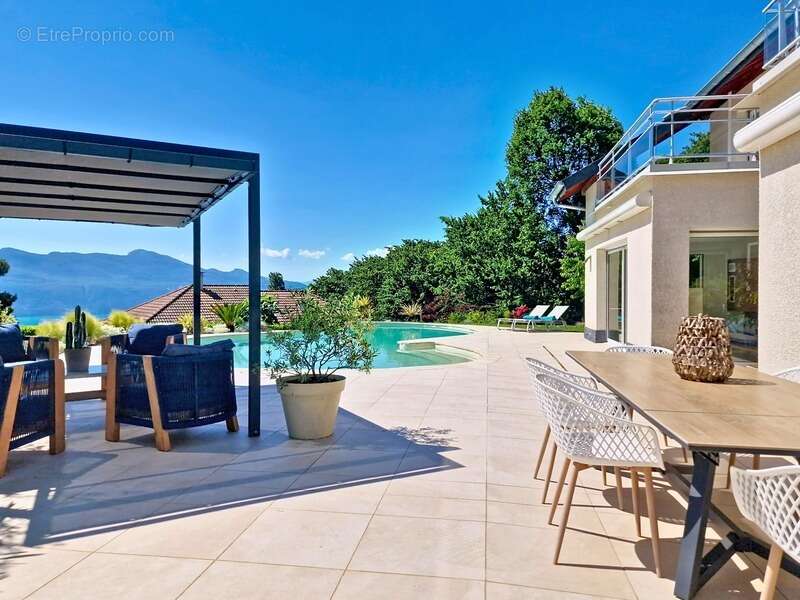 Villa d'exception avec vue lac, piscine et prestations haut de gamme - photo 16