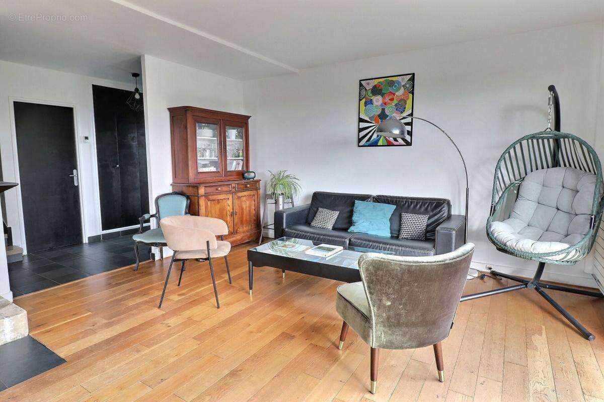 Maison à CRESPIERES