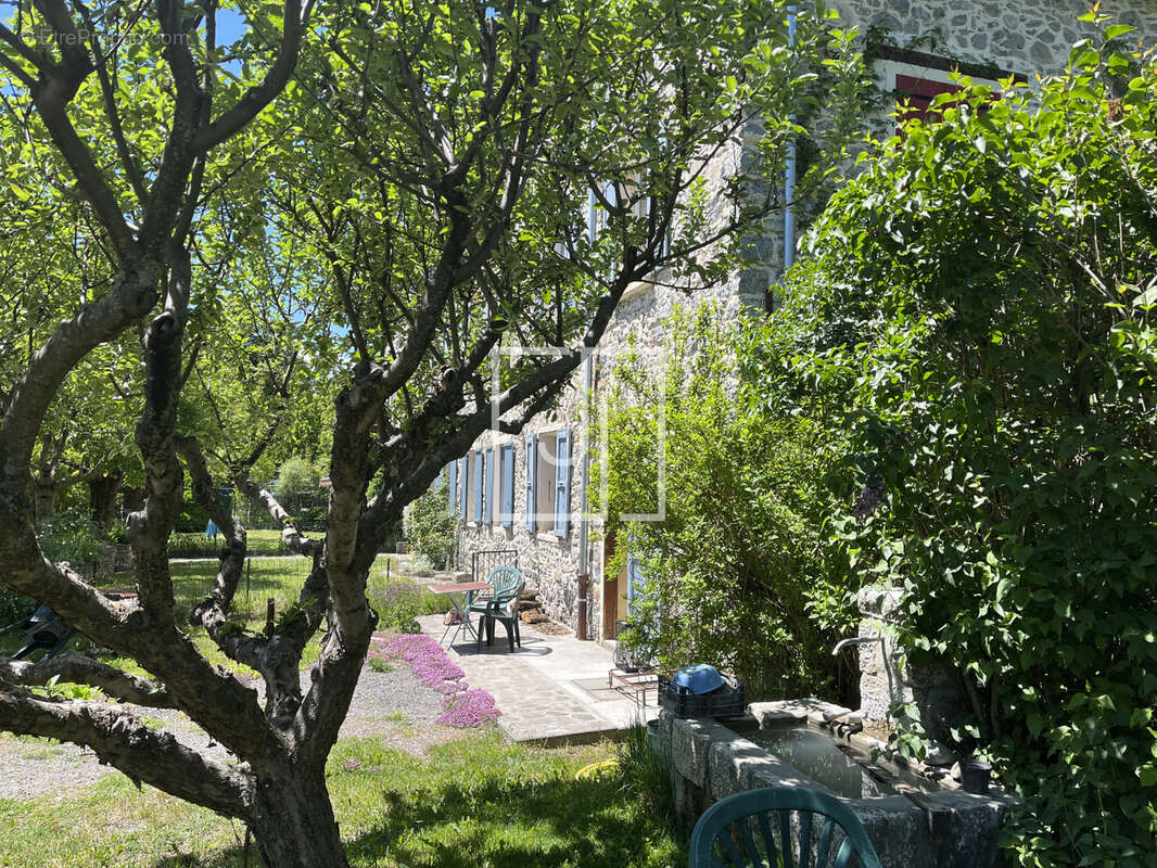 À vendre   Appartement avec jardin privatif et double garage   Jausiers (04850) - photo 3