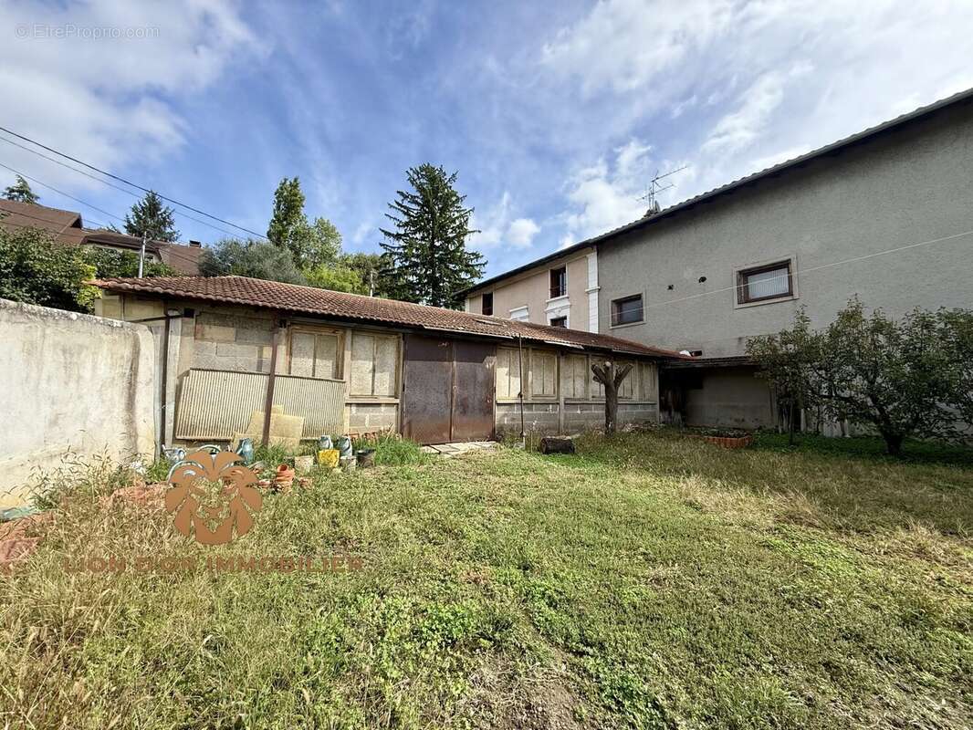 Maison à NEUVILLE-SUR-SAONE