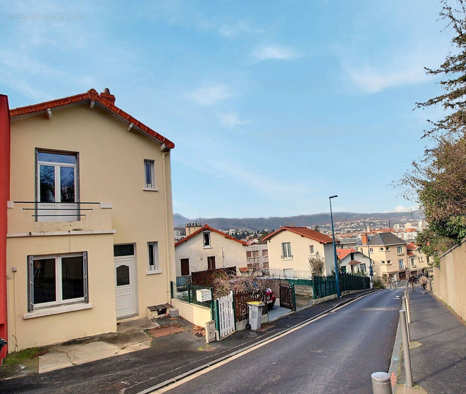 Maison à CLERMONT-FERRAND