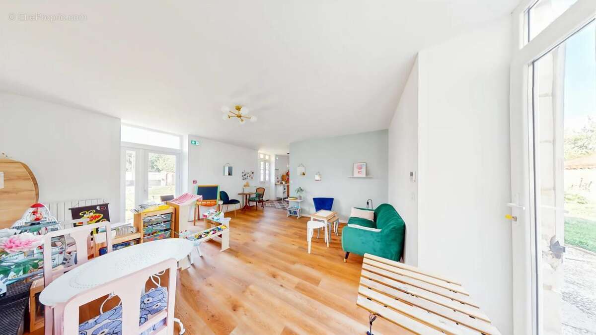 Maison à NEUVILLE-DE-POITOU