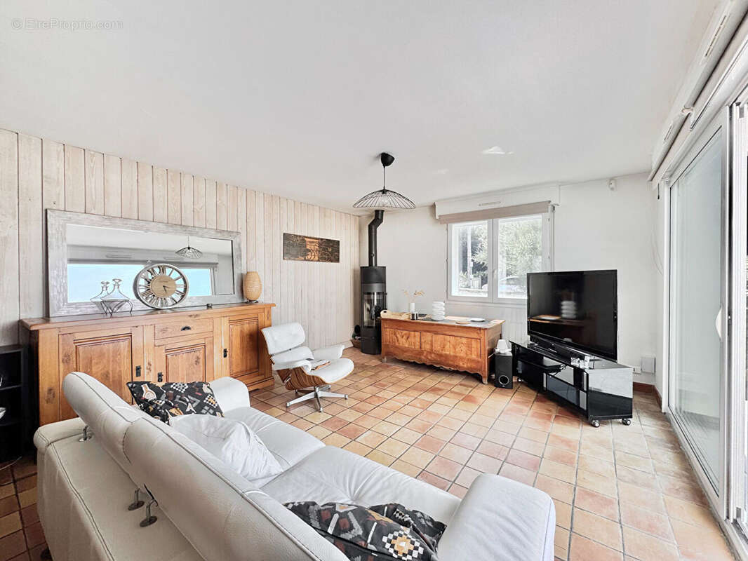 Maison Ploemeur 4 Chambres  Terrain 420 m² PROXMITE IMMEDIATE DE LA PLAGE - photo 3