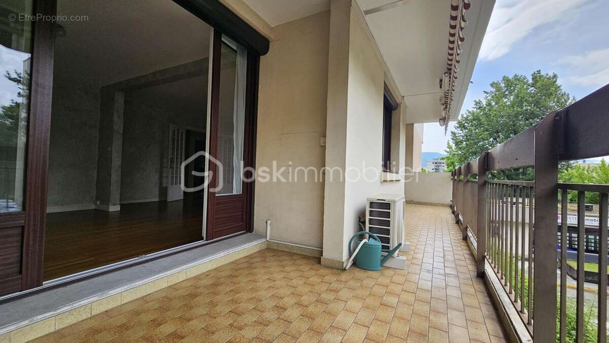 Appartement à MEYLAN