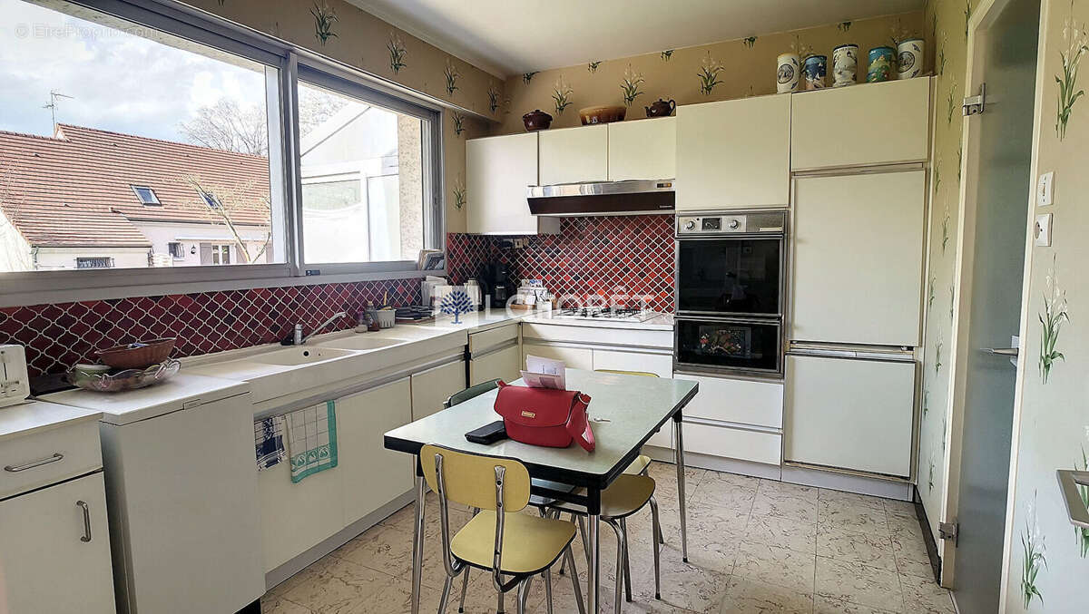 Maison à BRUYERES-ET-MONTBERAULT