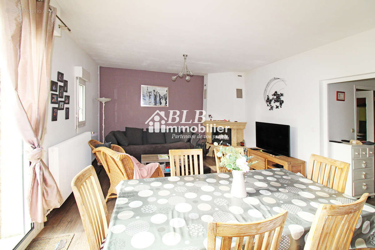 Maison à LE PERRAY-EN-YVELINES