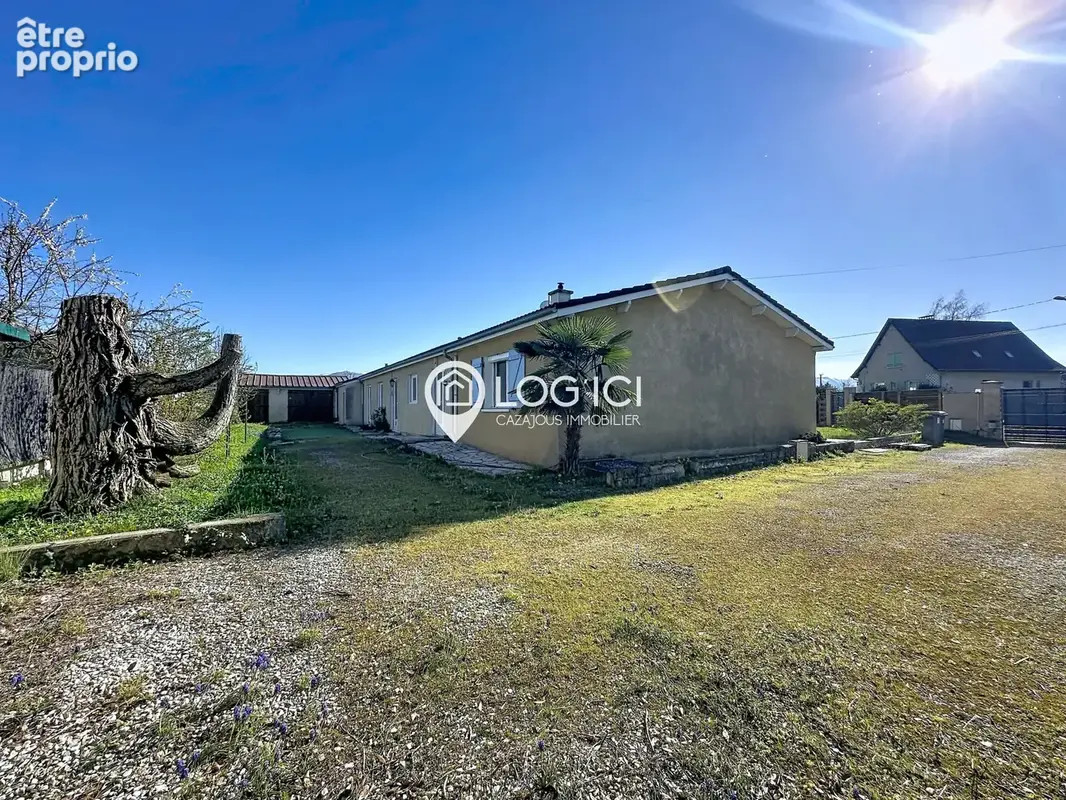 BORDERES - Vente Maison de plain-pied T5 avec double garage et piscine intérieure sur un terrain de 1 209 m2 - photo 13