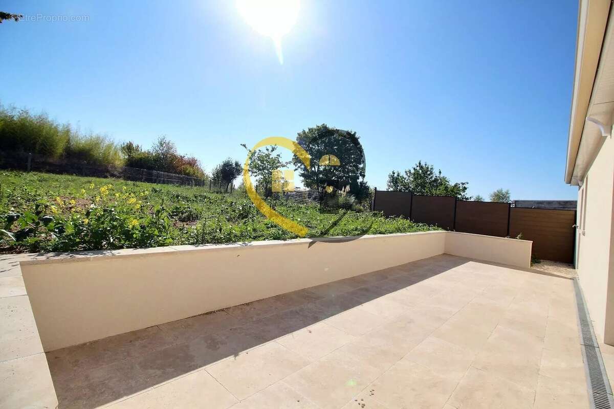 Maison à LA CHAPELLE-SAINT-URSIN