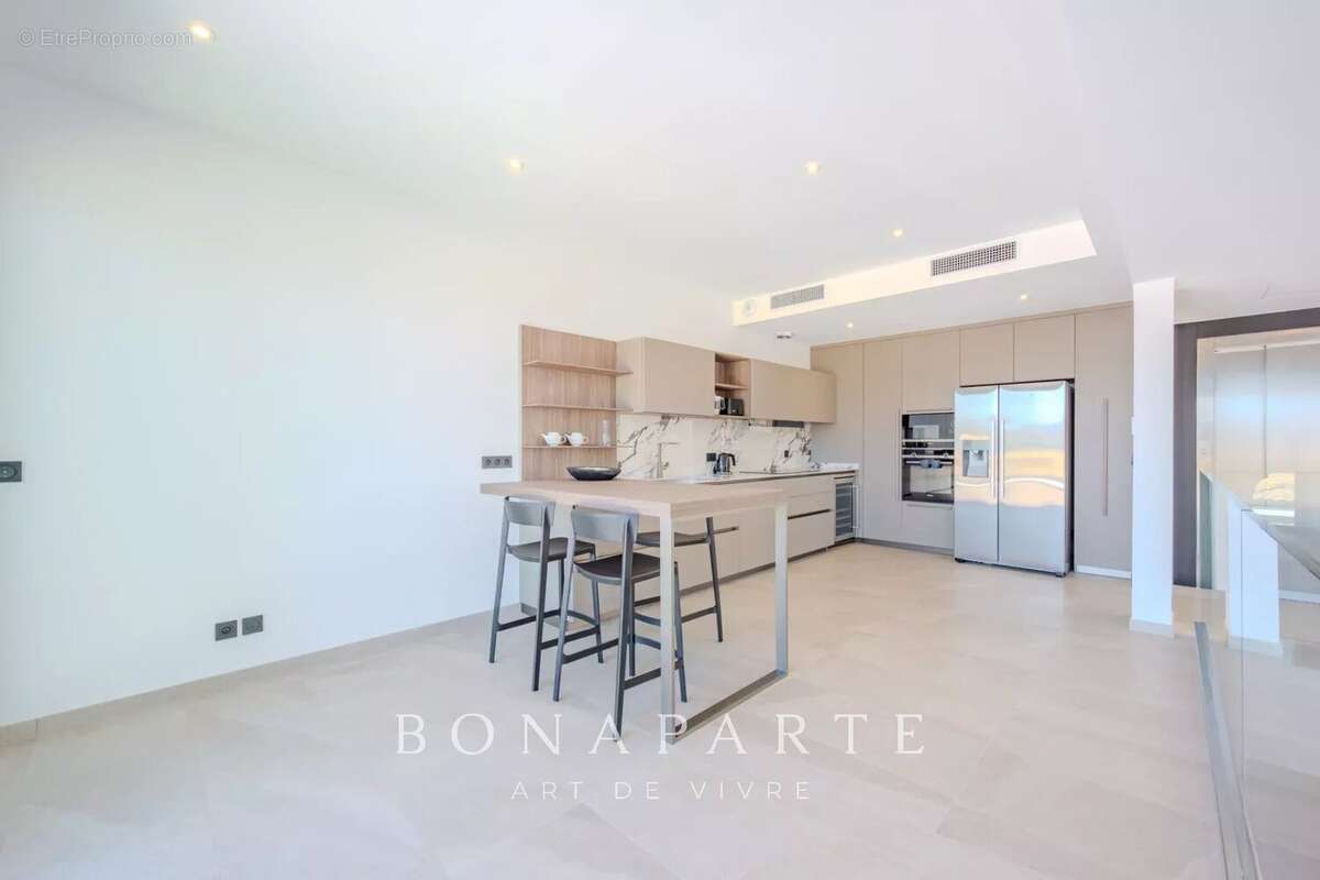 SAINT-TROPEZ GASSIN Exclusivité : Superbe villa-appartement en duplex avec vue mer exceptionnelle - photo 36