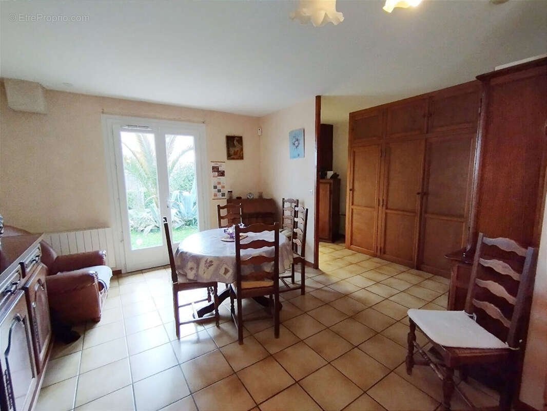 Maison à VELINES