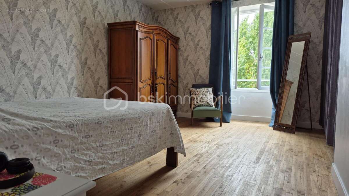 Maison à MAUZE-SUR-LE-MIGNON