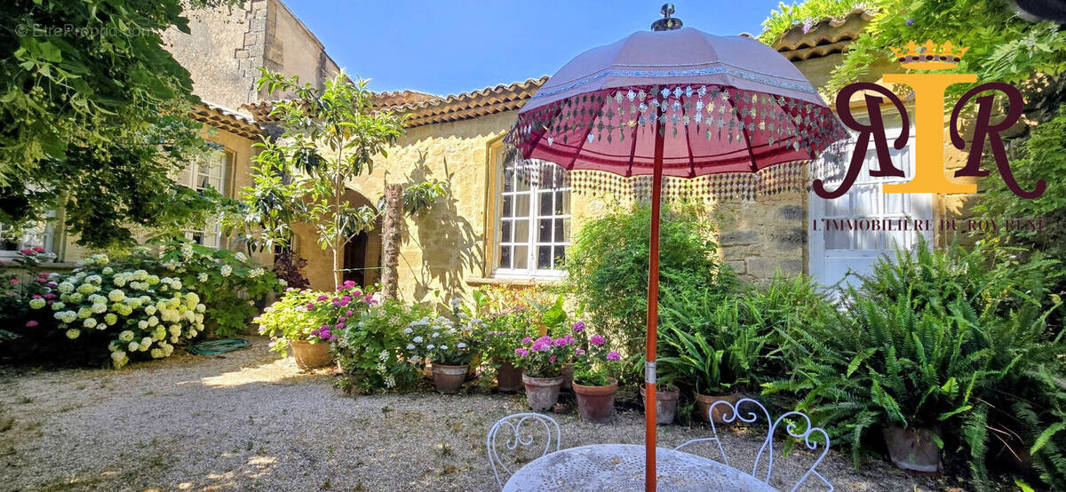 Maison à ROGNES