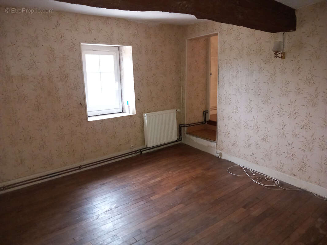 2 maisons à rafraîchir, dépendances, sur 1107m2 avec puits - photo 11