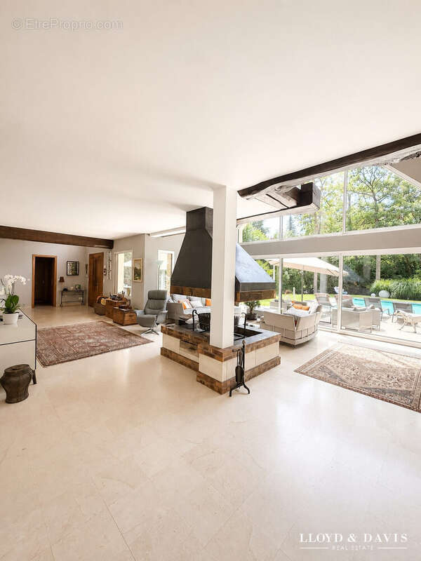 Maison 255 m² à Lamorlaye  - photo 3