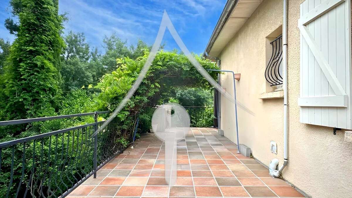 Maison à LAVERNOSE-LACASSE