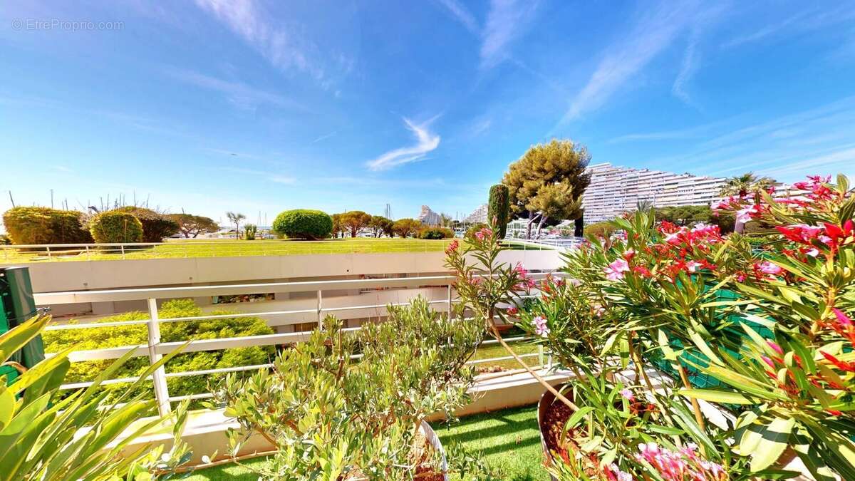 Appartement à VILLENEUVE-LOUBET