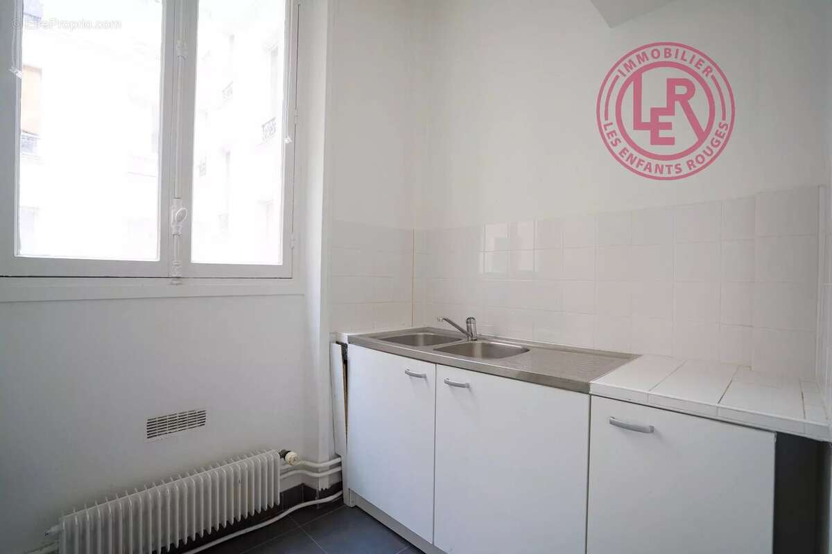 Appartement à PARIS-1E