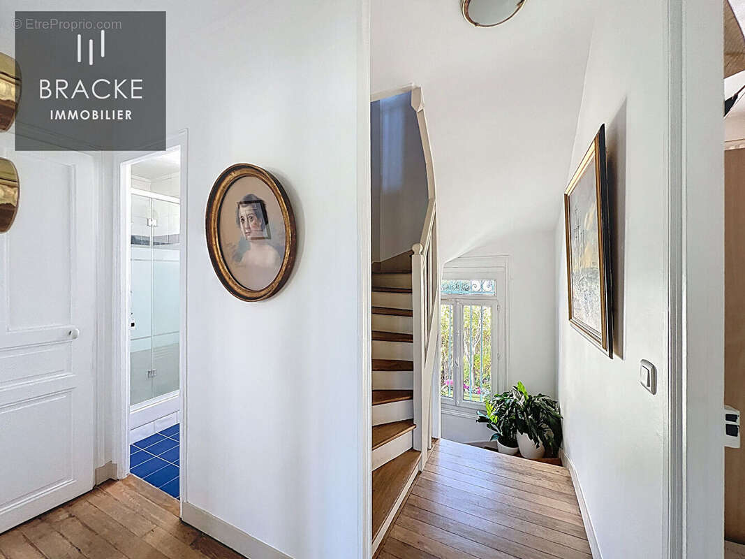 Maison à LA GARENNE-COLOMBES