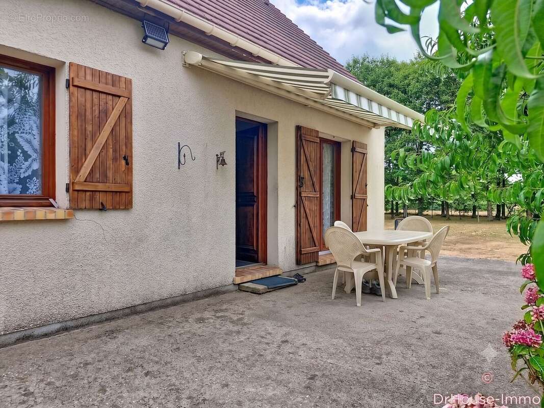 Maison 88 m² à Saint-Martin-De-Mailloc  - photo 2