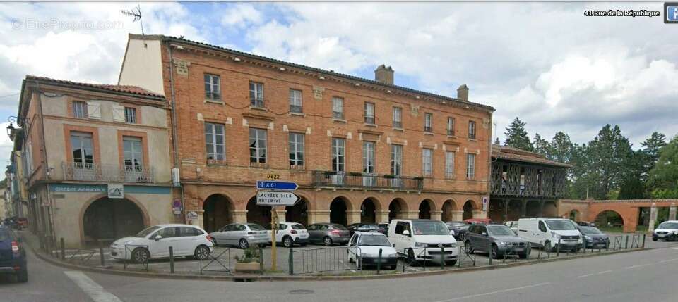 Terrain à SAINT-SULPICE-SUR-LEZE