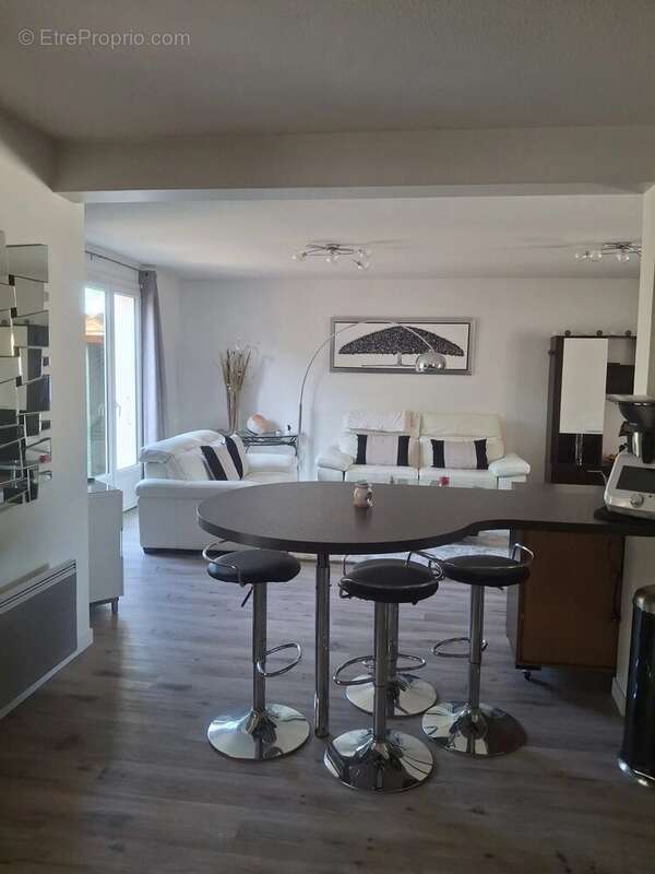 Maison à MONTELIMAR