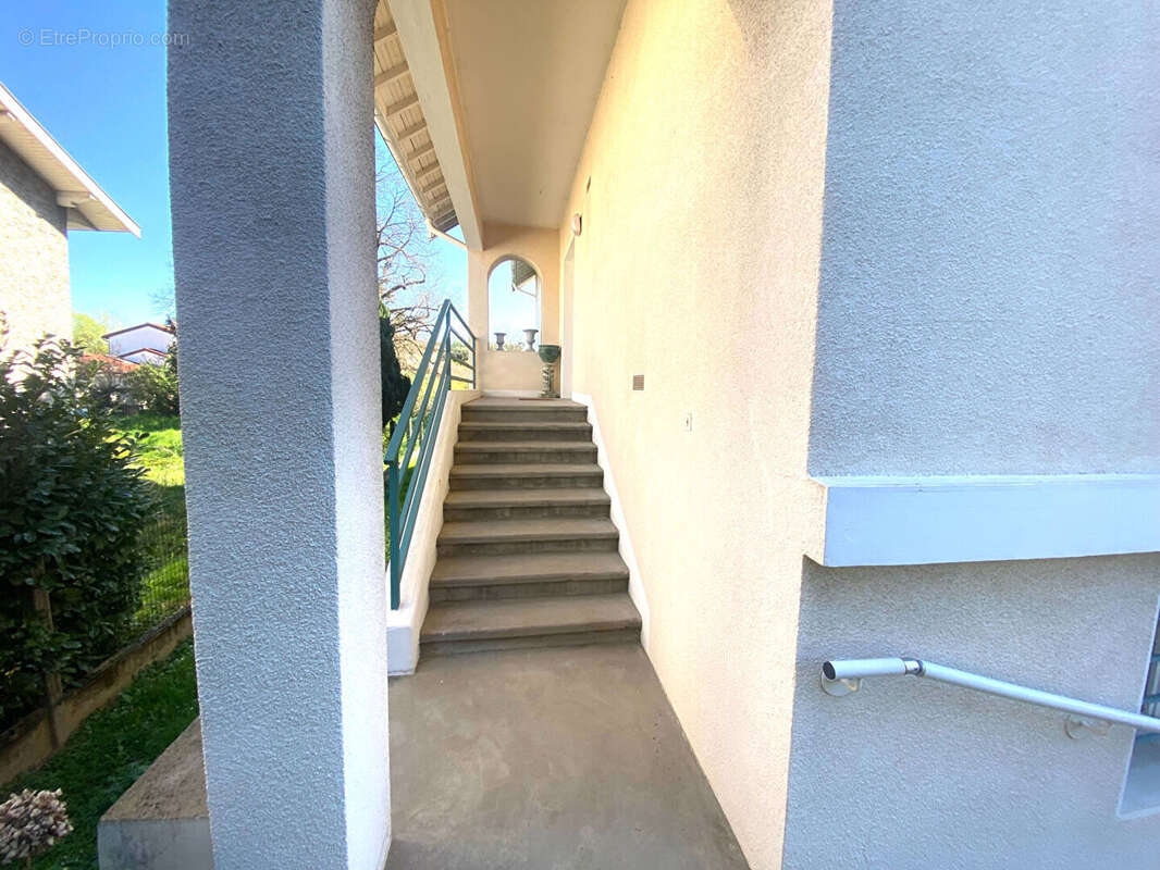Maison à GENAY