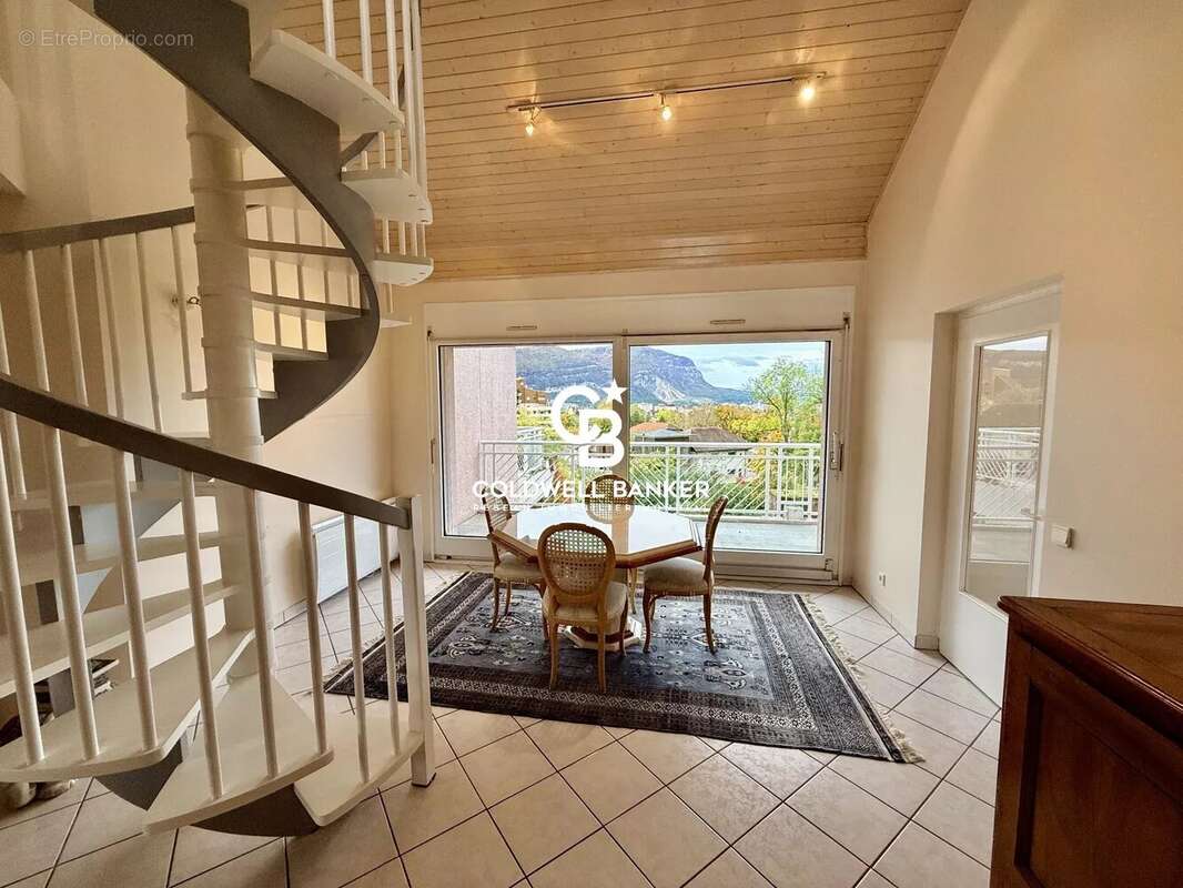 Magnifique attique en duplex dans une jolie copro d'Ambilly 74100 - photo 4