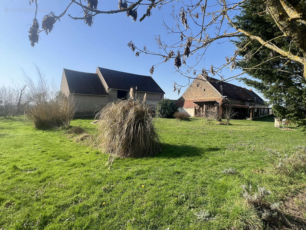 Maison à PALINGES