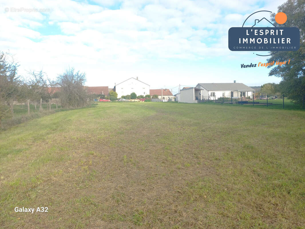 Terrain à ALAINCOURT-LA-COTE