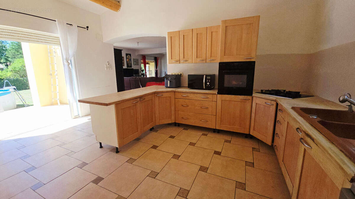 Villa Lirac - 6 pièces - 157 m² + Garage de 80 m² - photo 8