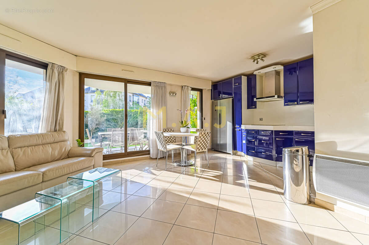 Appartement à LE PERREUX-SUR-MARNE