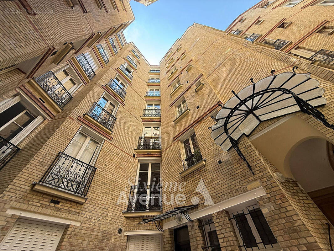 Appartement à PARIS-18E