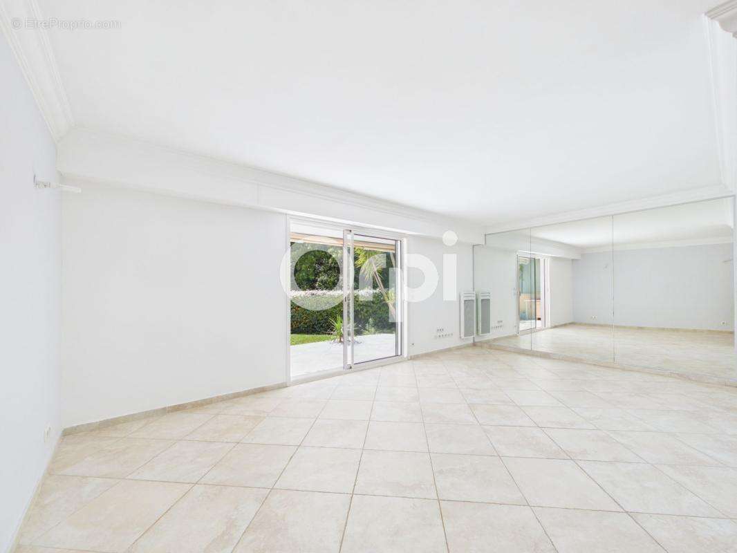 Appartement à MANDELIEU-LA-NAPOULE
