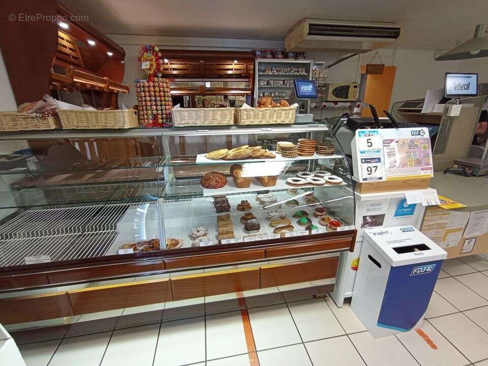 Ensemble immobilier avec épicerie multi-services et - photo 2