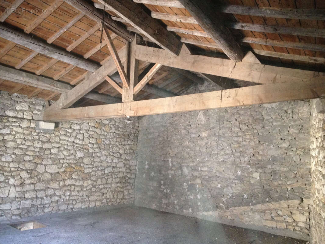 Maison à JONQUIERES-SAINT-VINCENT