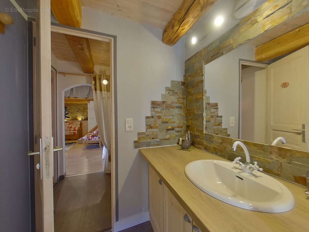 Maison à LE LAUZET-UBAYE