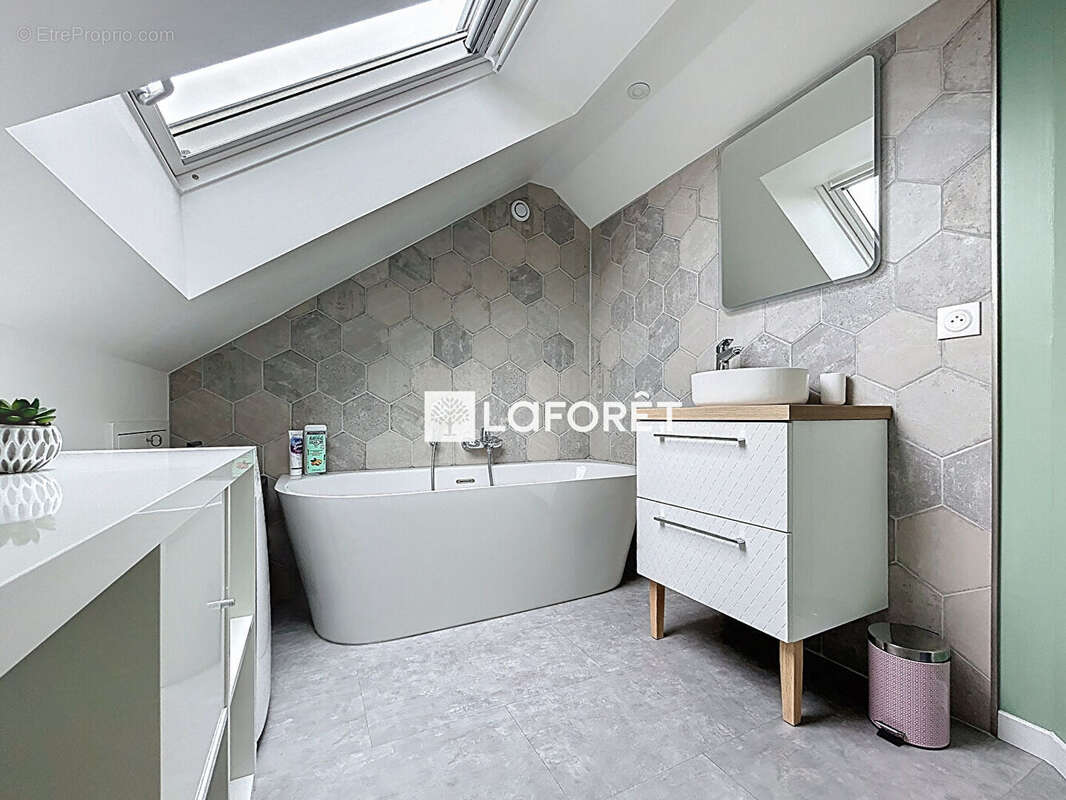 Maison à SAVIGNY-LE-TEMPLE