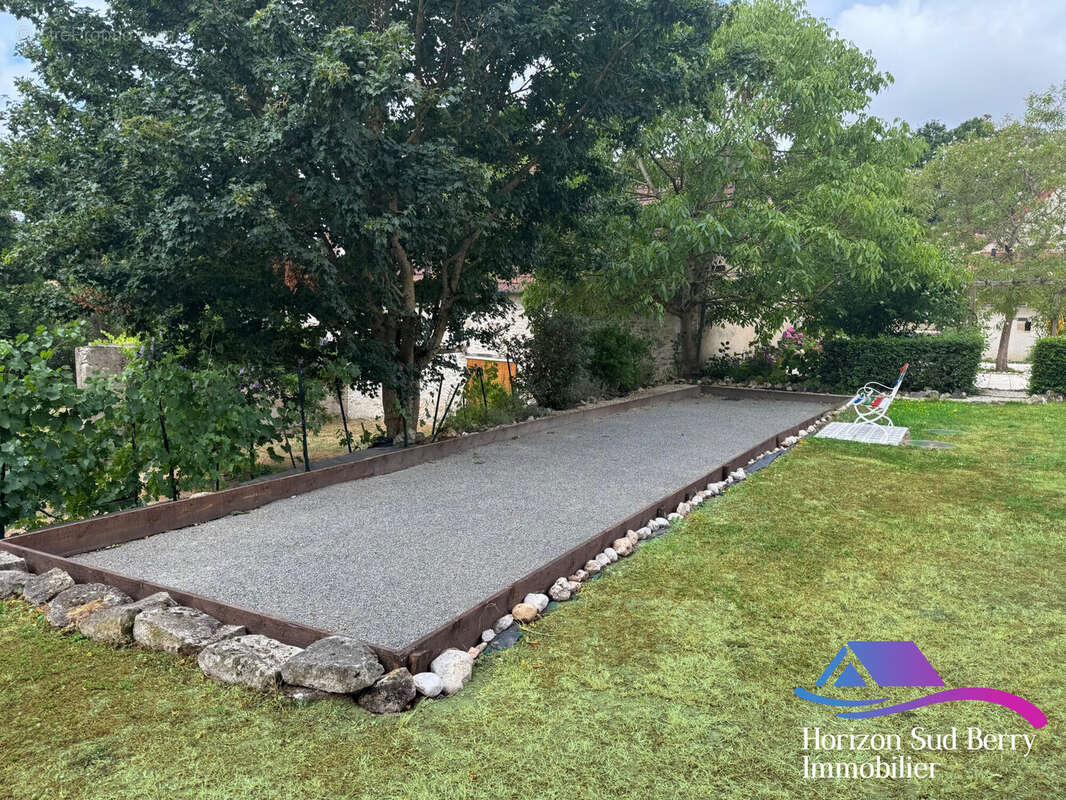 Le boulodrome - Maison à VICQ-EXEMPLET